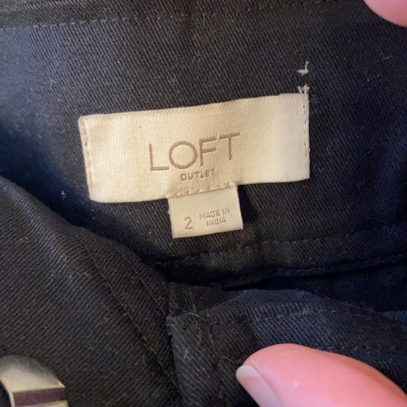 GENTLY USED LOFT BUSINESS CASUAL BLACK SKIRT - Picture 2 of 3